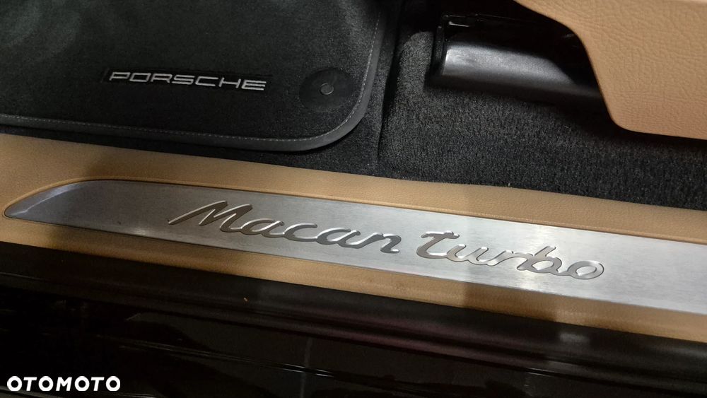 Porsche Macan Turbo PDK - 16