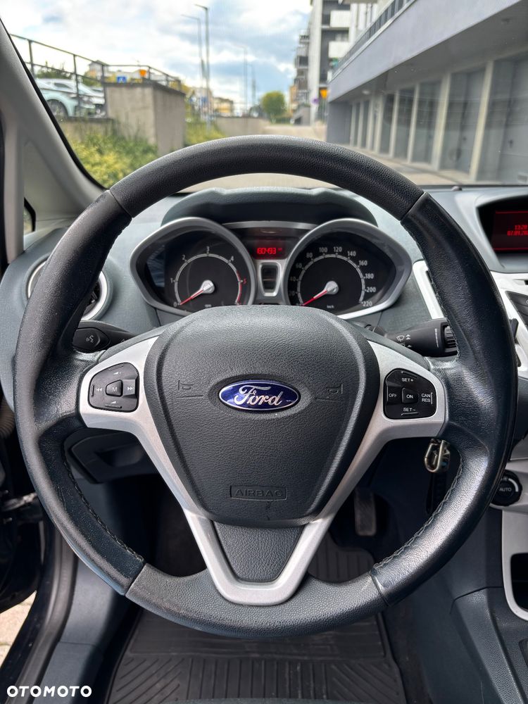 Ford Fiesta - 15