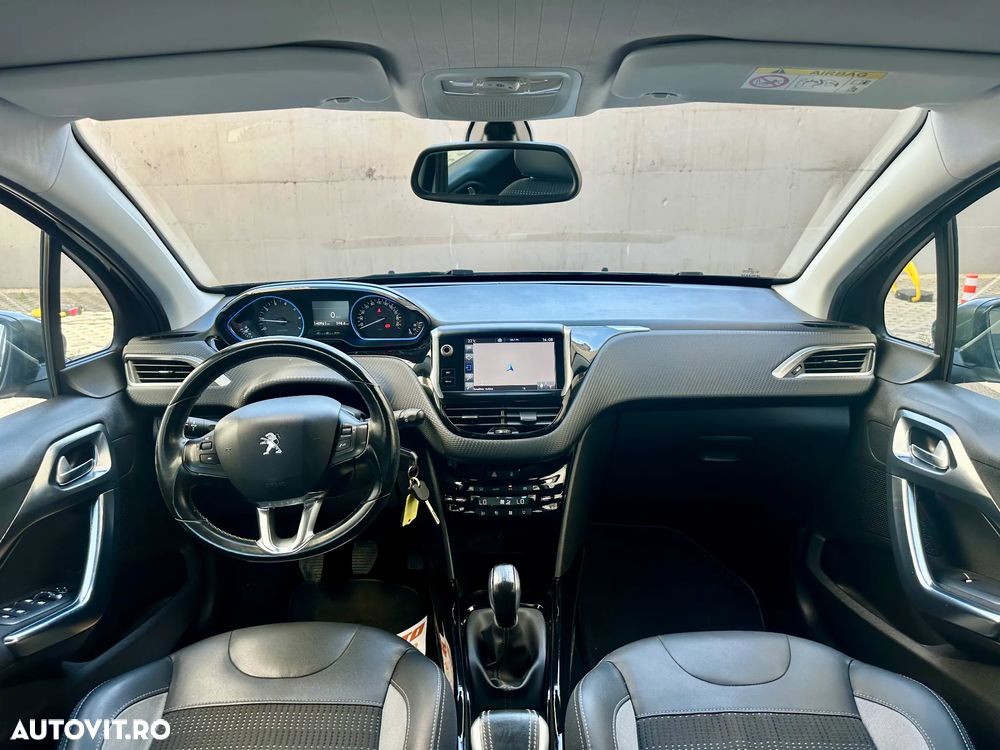 Peugeot 2008 - 8