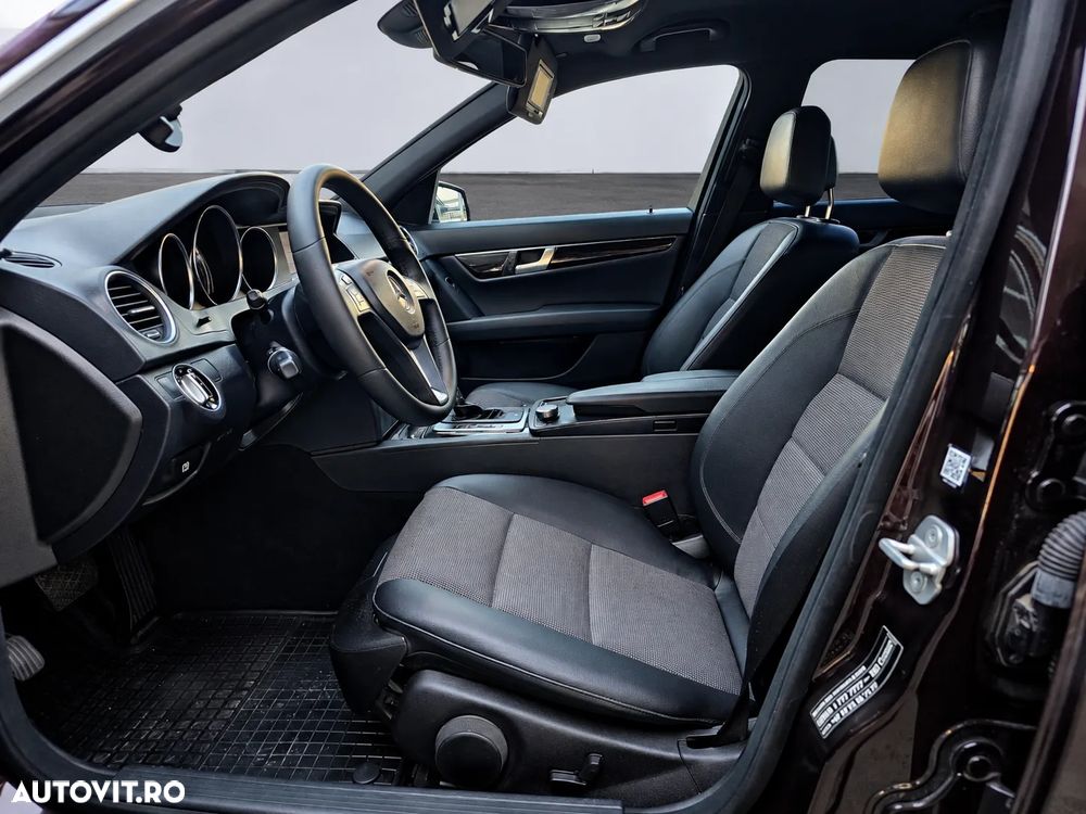 Mercedes-Benz C 250 (BlueTEC) d 4Matic 7G-TRONIC AMG Line - 7