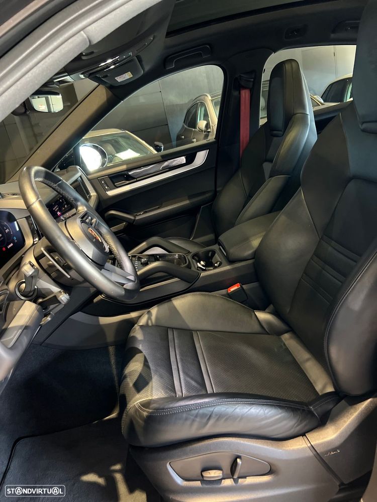 Porsche Cayenne Coupé E-Hybrid - 34