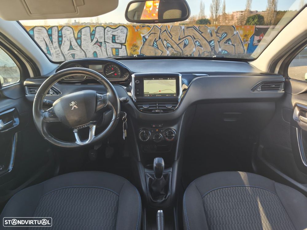 Peugeot 208 1.2 PureTech Signature - 8