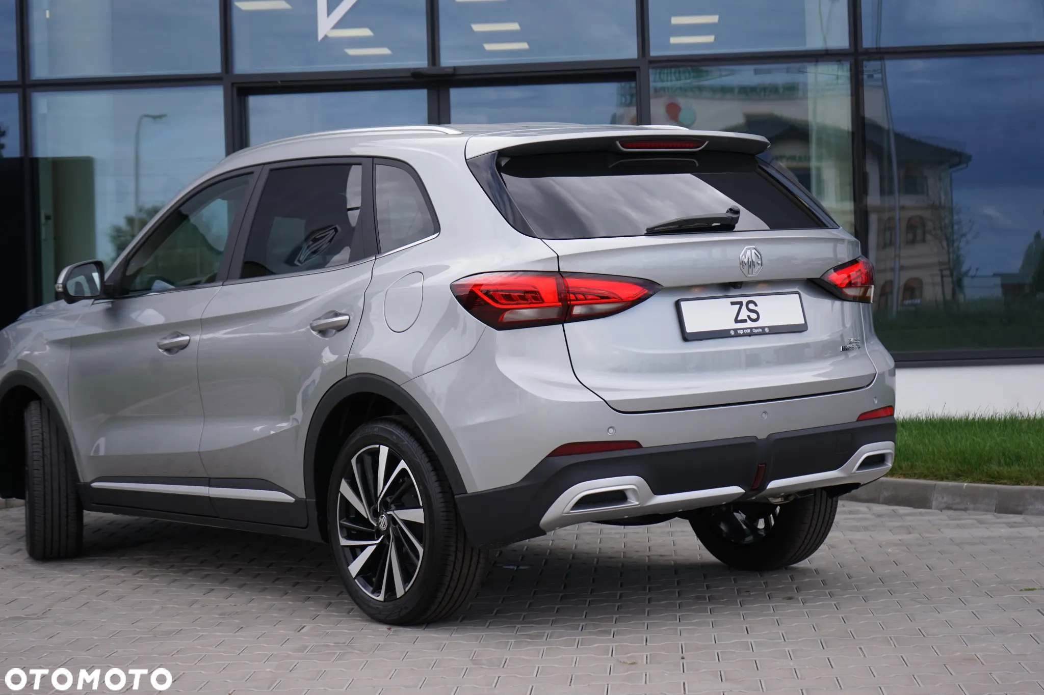 MG ZS 1.5 HEV+ Exclusive - 14