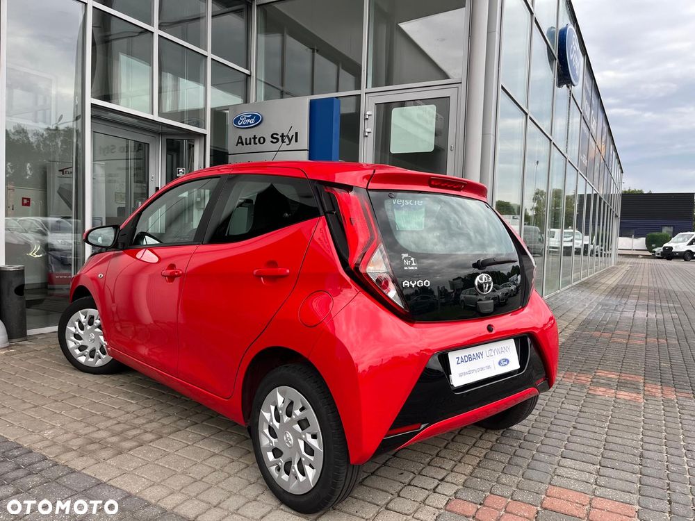 Toyota Aygo x-play - 4
