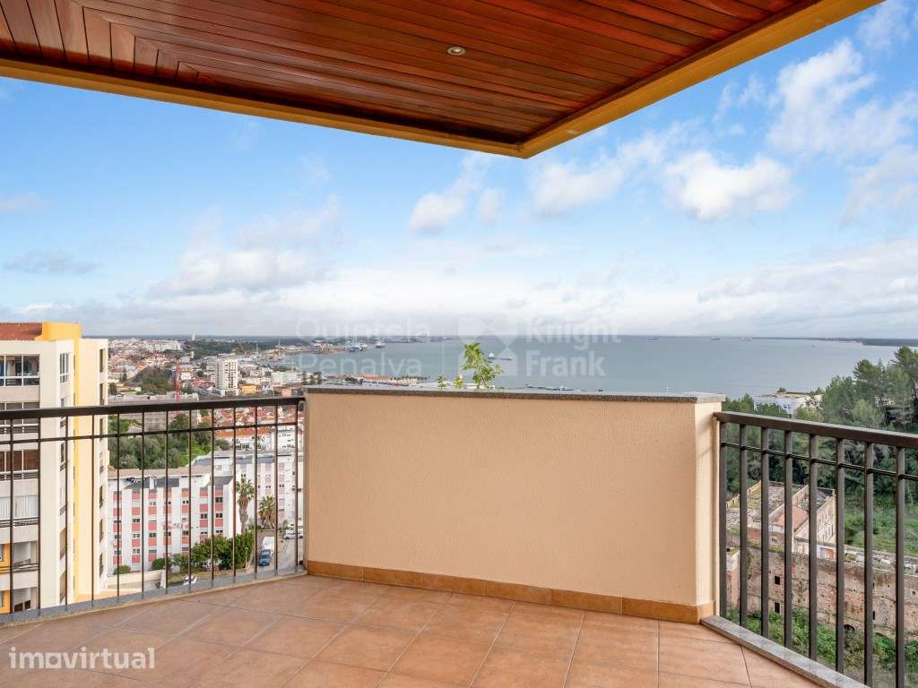 Penthouse T4 para arrendar com garagem e vista Rio em Setúbal - Grande imagem: 2/26
