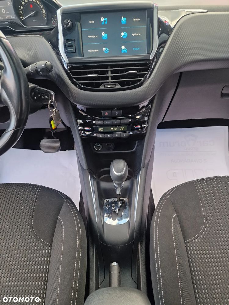 Peugeot 208 - 22