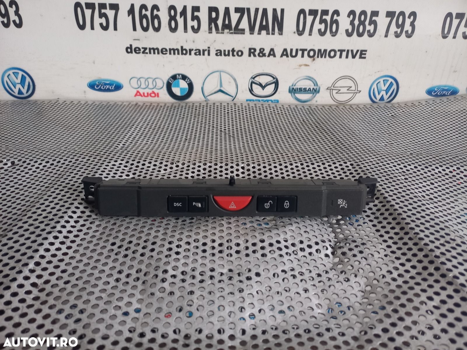 Butoane Buton Avarii Senzori Land Rover Range Rover Sport L320 An 2005-2006-2007-2008-2009-2010-2011-2012 Volan Stanga Dezmembrez Range Rover Sport L320 2.7 Tdv6 Motor 276DT - Dezmembrari Arad - 1