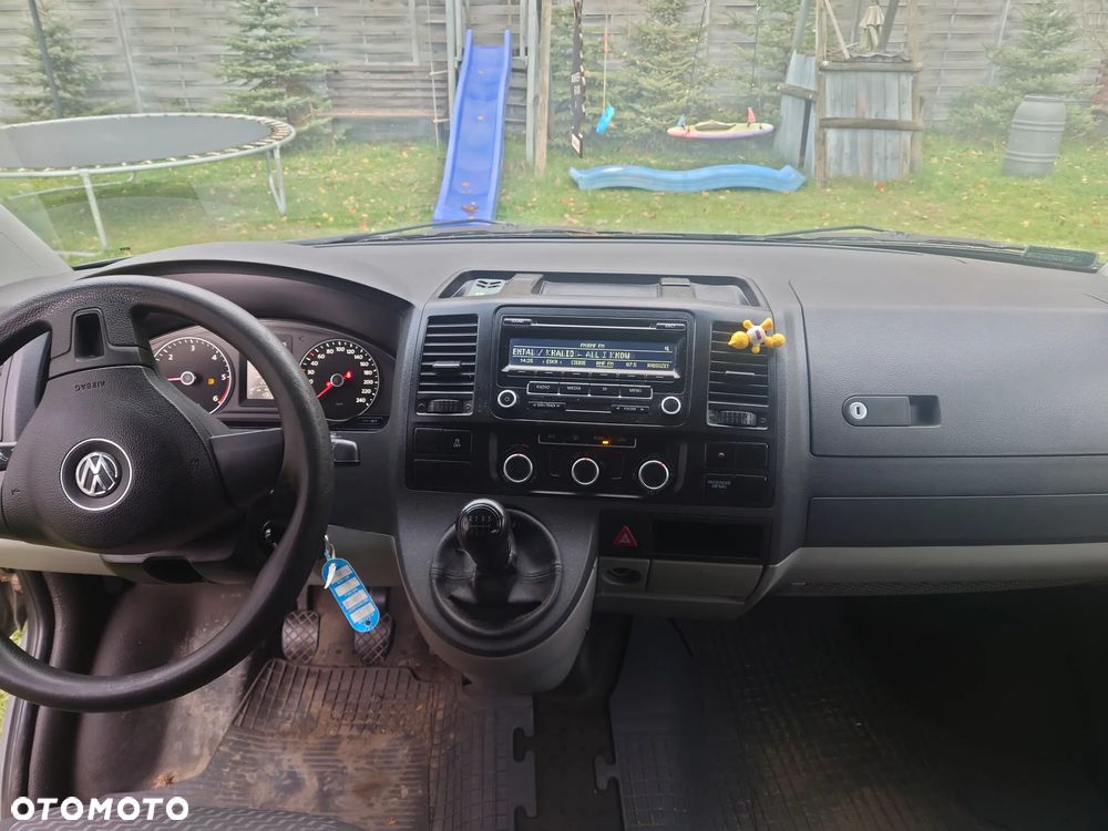 Volkswagen Caravelle - 12