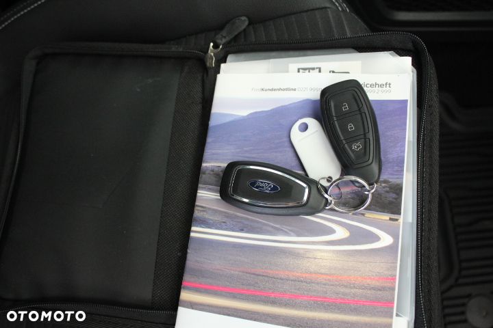 Ford Kuga 2.5P PHEV FWD Titanium X - 39