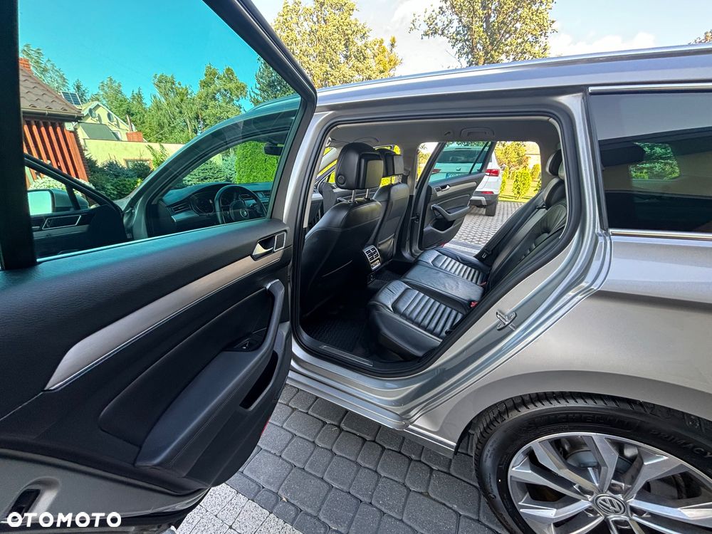 Volkswagen Passat 2.0 TDI BMT 4Mot Highline DSG - 11