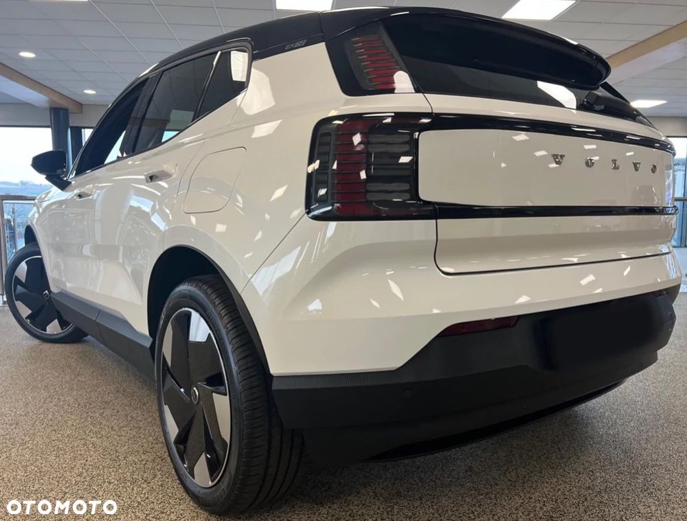 Volvo EX30 Single Motor Extended Range RWD Plus - 2