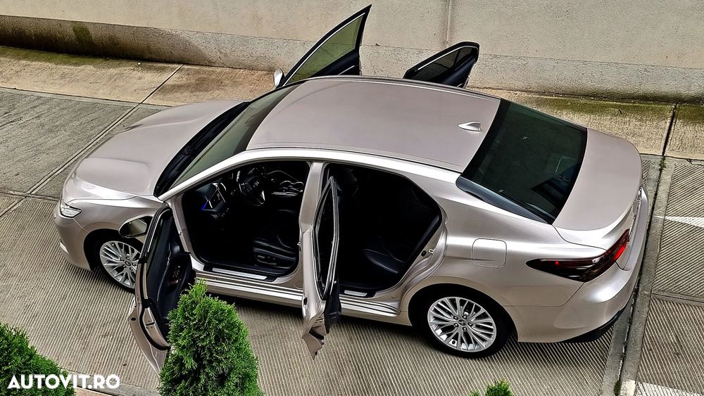 Toyota Camry 2.5 Hybrid Business - 15