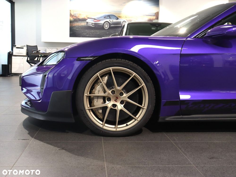 Porsche Taycan 105kWh Turbo GT Weissach - 11