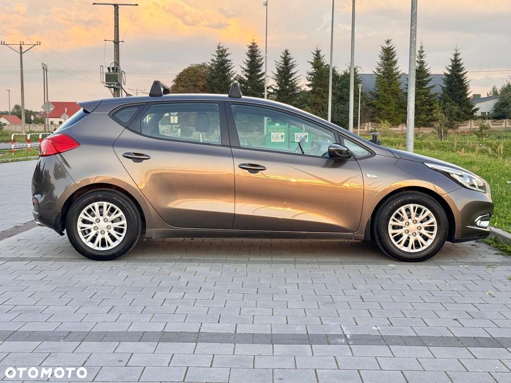 Kia Ceed 1.4 L - 8