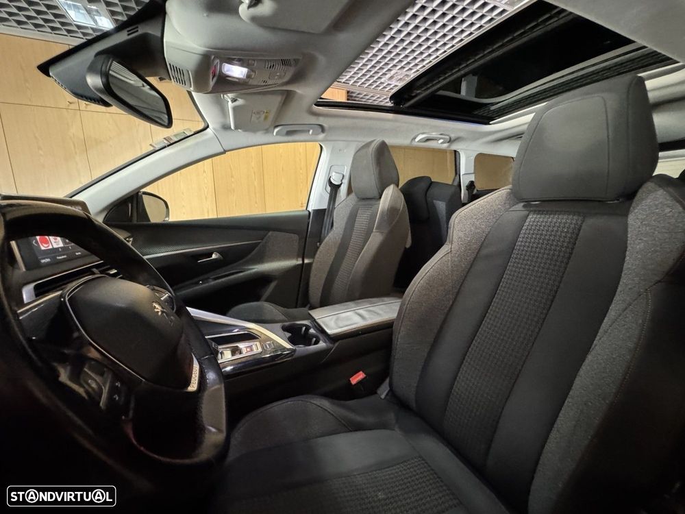 Peugeot 5008 1.5 BlueHDi Allure Pack EAT8 - 24