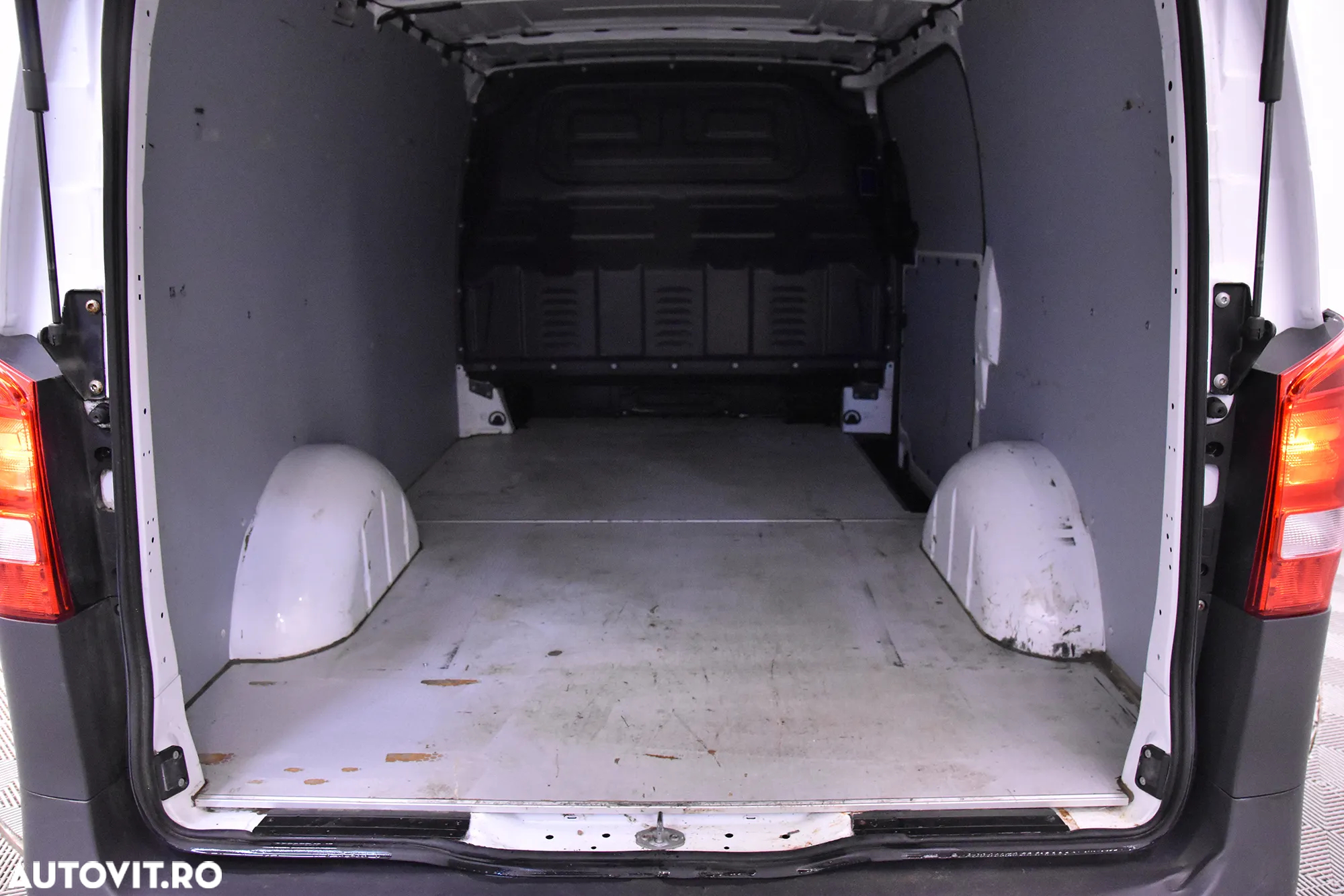 Mercedes-Benz Vito - 18