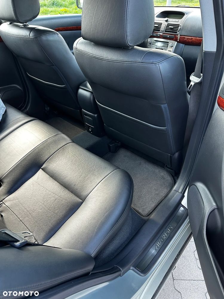 Toyota Avensis 2.0 VVT-i Automatik Executive - 12