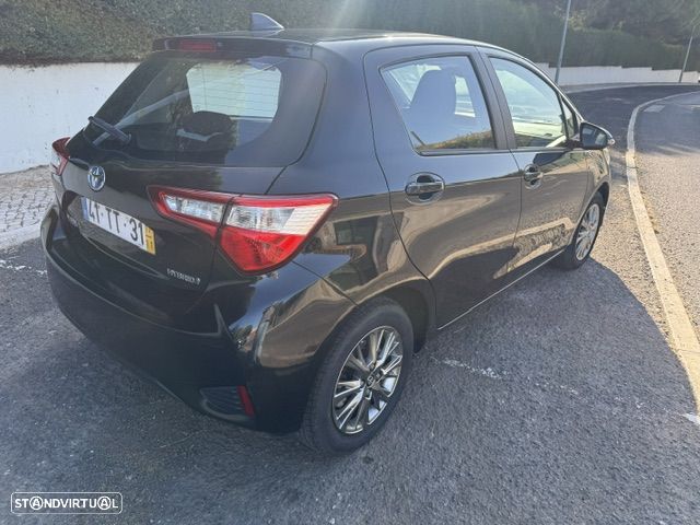 Toyota Yaris 1.5 HSD Comfort +P.Style+P.Techno - 4
