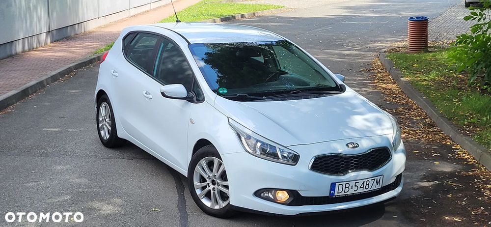 Kia Ceed 1.6 GDI Fifa World Cup Edition - 2