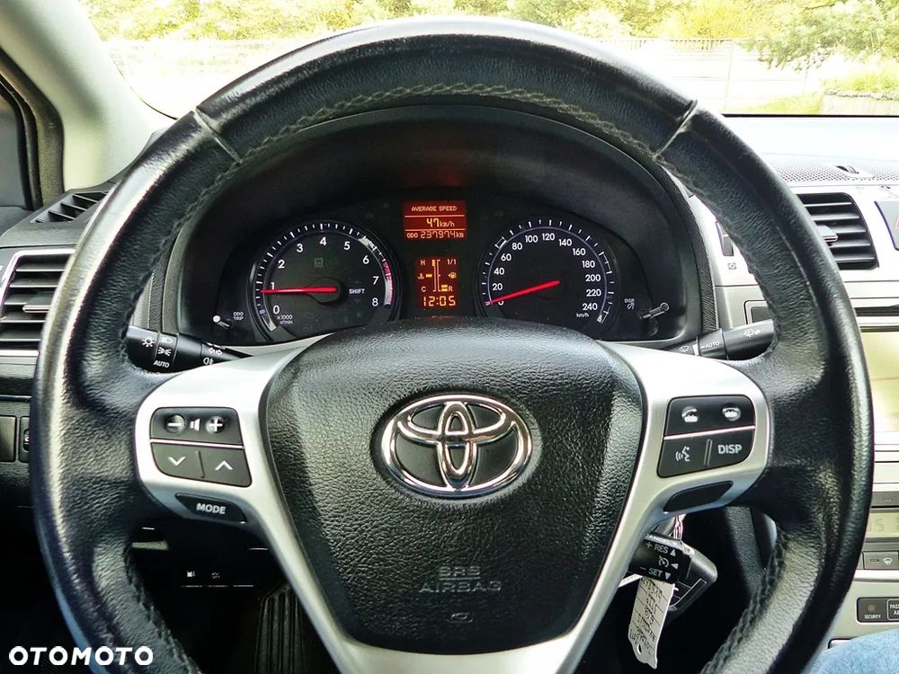 Toyota Avensis 1.8 Premium - 28