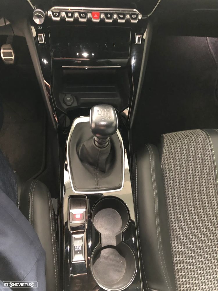 Peugeot 2008 1.2 PureTech GT - 20