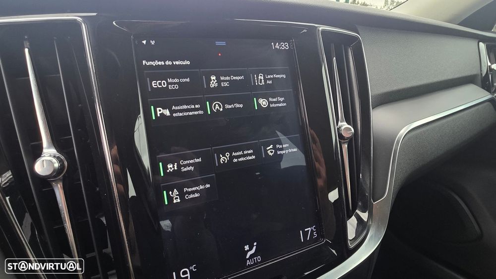 Volvo V60 2.0 D3 Momentum Core - 32