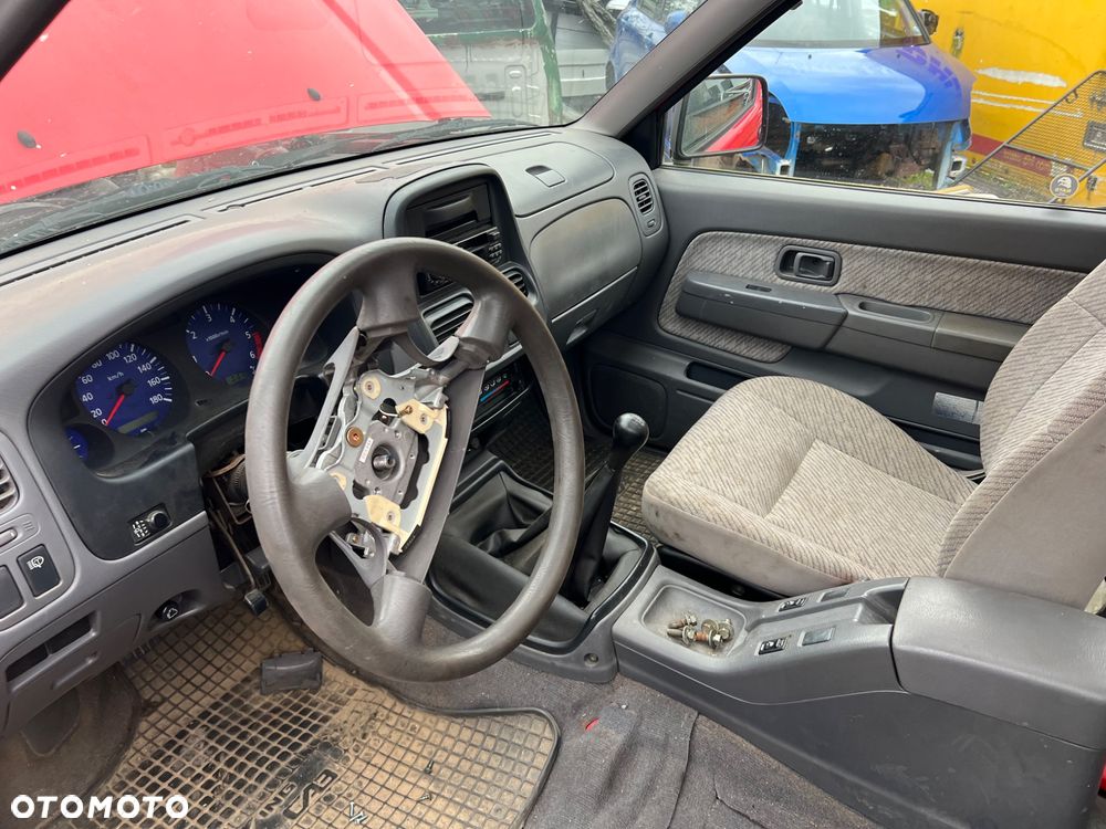 Kompletny silnik Nissan navara d21 2.5d - 3