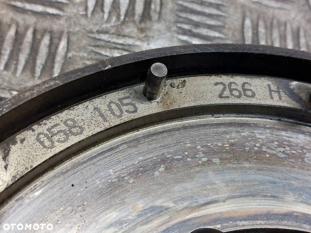 KOŁO DWUMASOWE VOLKSWAGEN PASSAT B5 FL 1.8 T 058105266H - 3