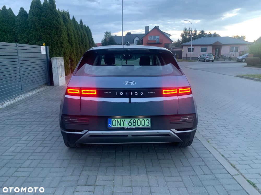Hyundai IONIQ 5 - 5