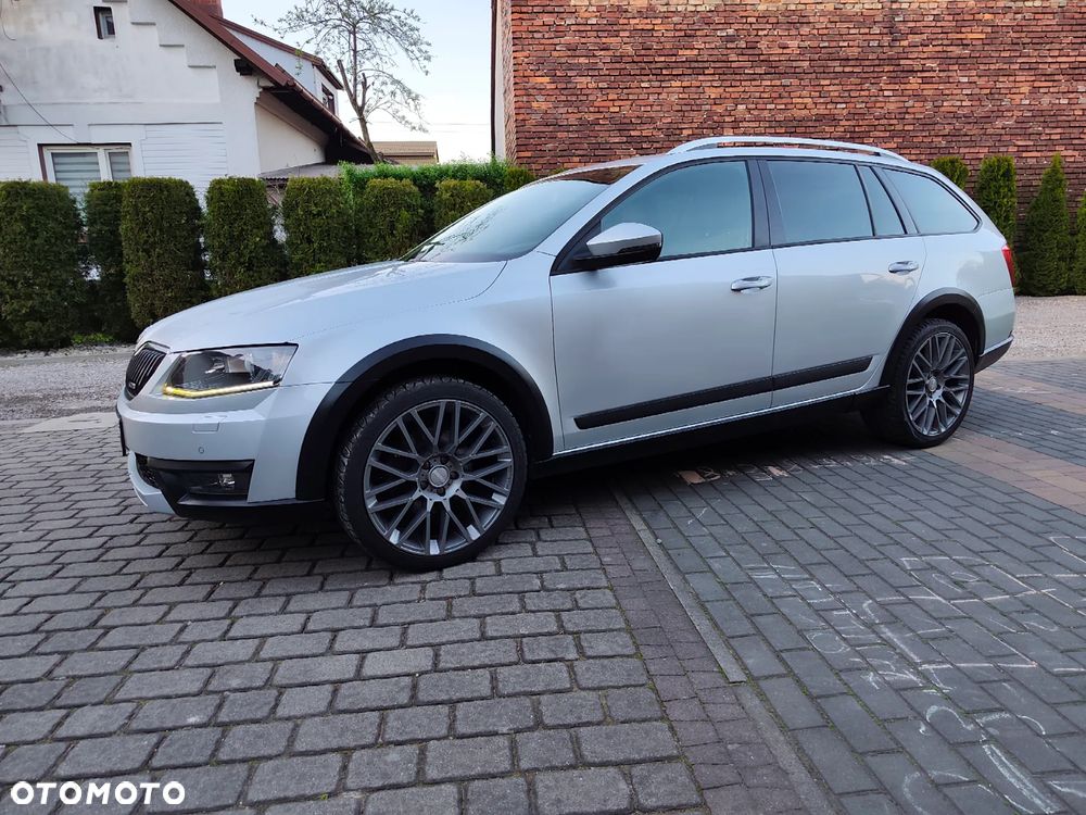 Skoda Octavia 2.0 TDI 4x4 DSG Scout - 1