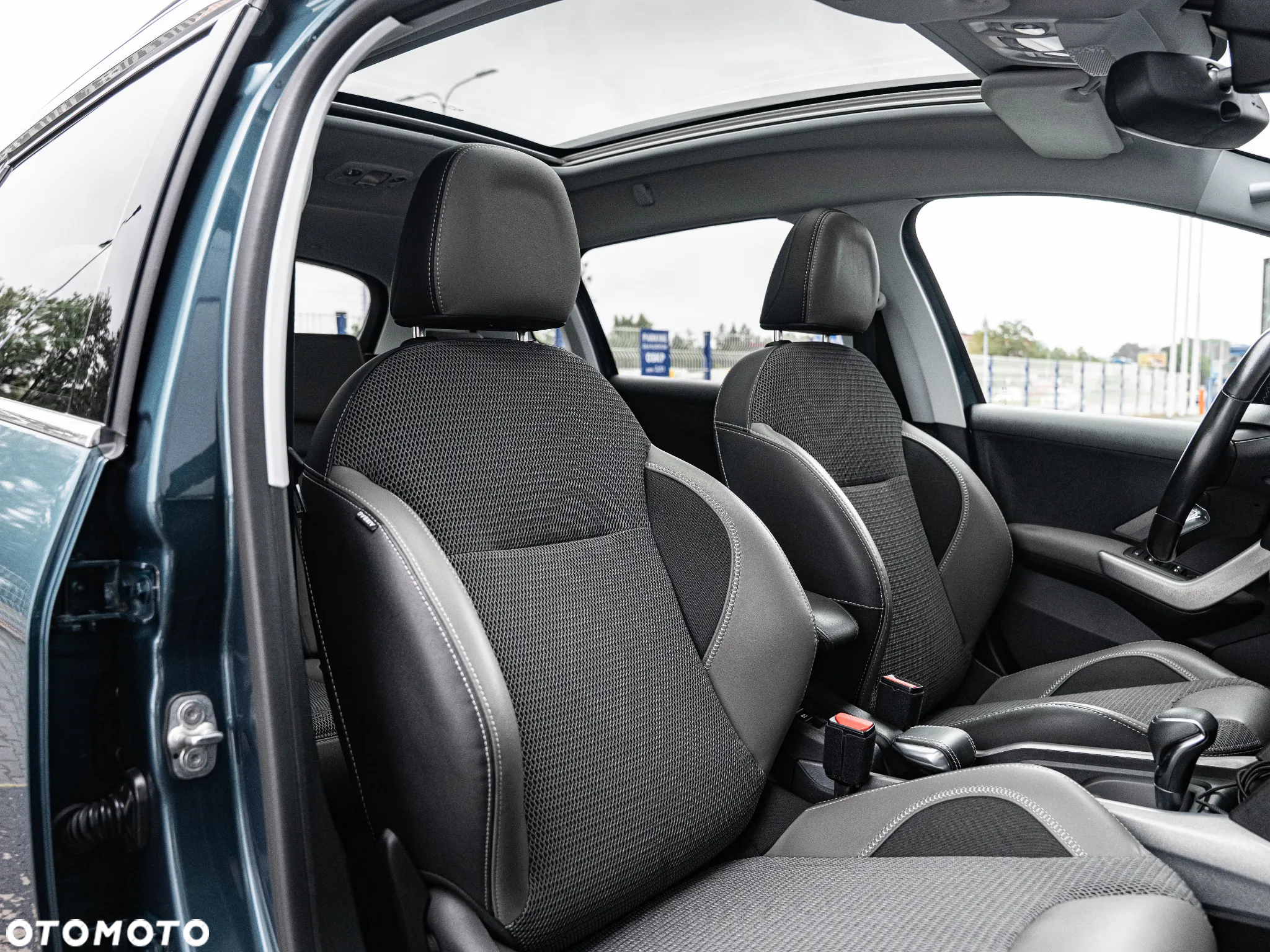 Peugeot 2008 1.2 Pure Tech Allure S&S EAT6 - 25