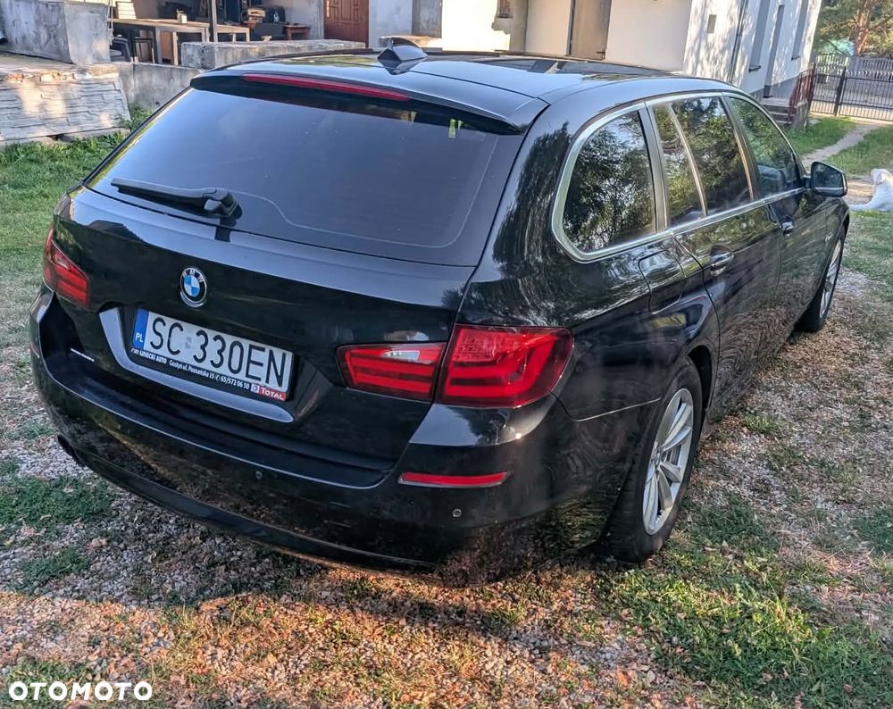 BMW Seria 5 525d xDrive - 9