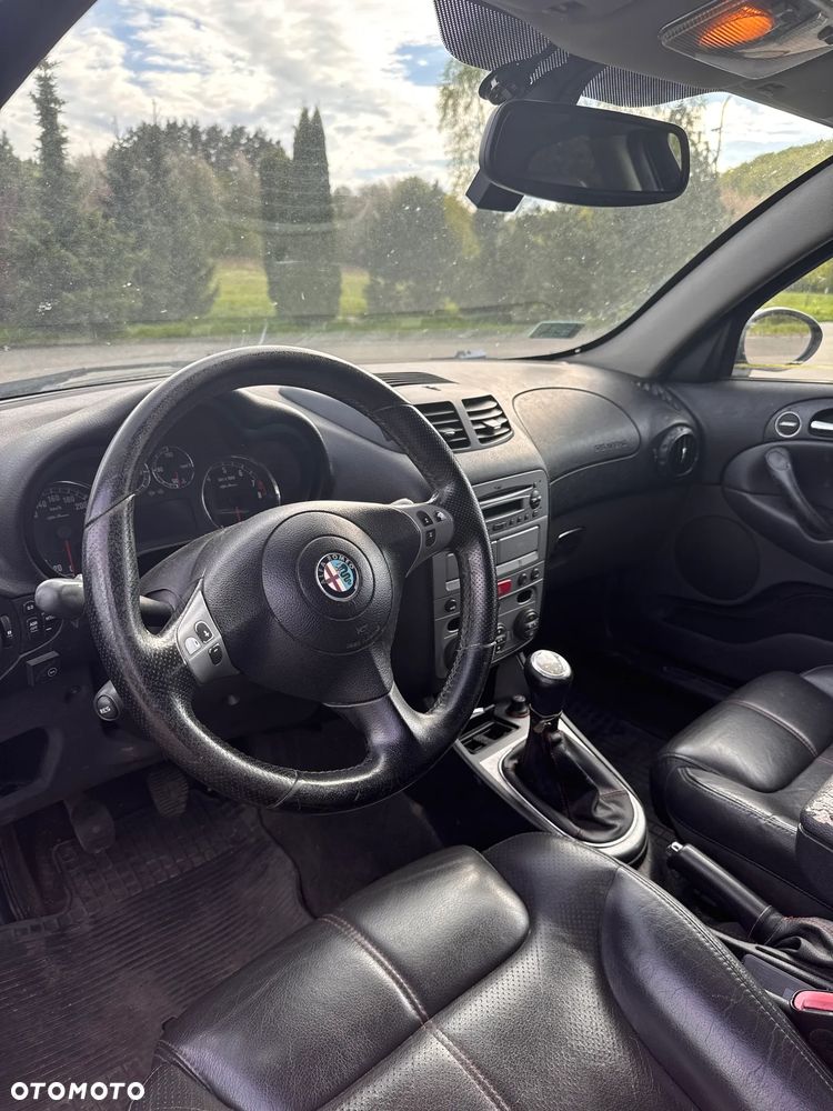 Alfa Romeo 147 1.6 Twin Spark Black Line - 5