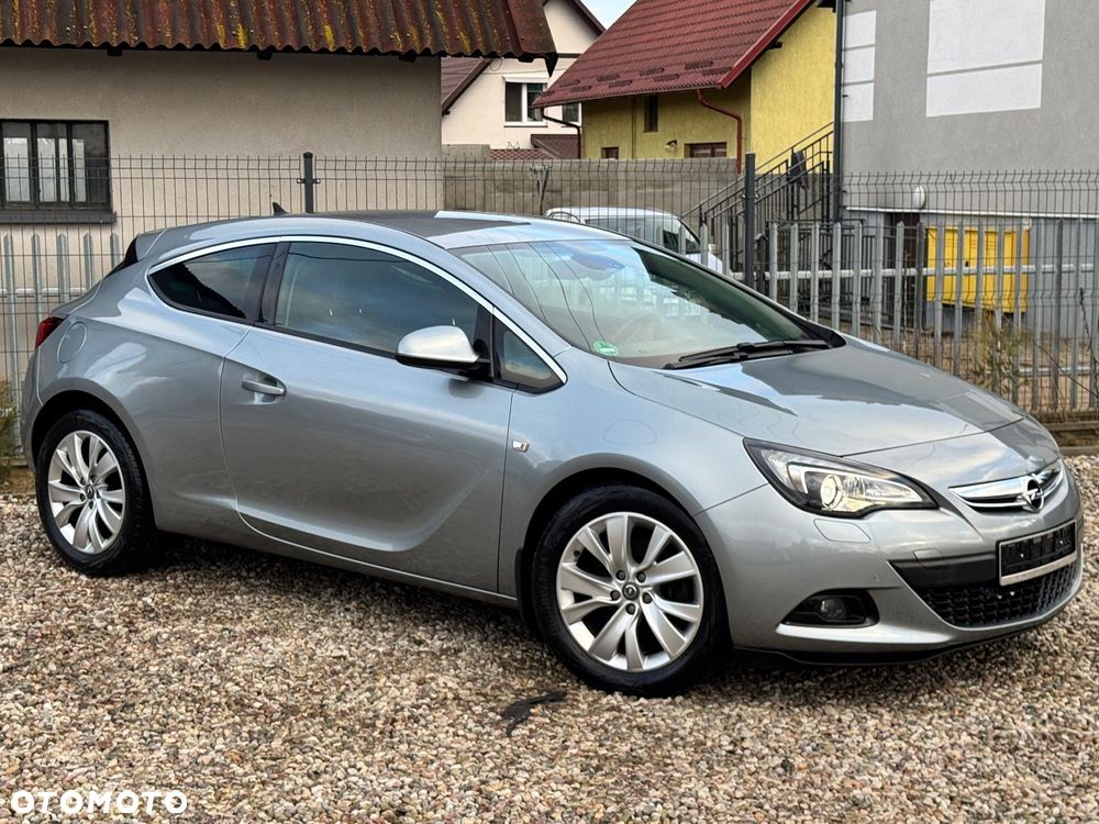 Opel Astra 1.6 Turbo Cosmo - 11