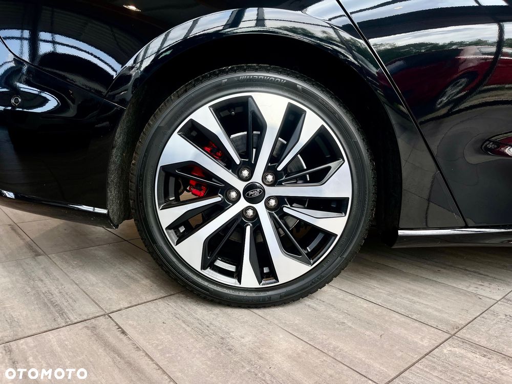 Ford Focus 1.0 EcoBoost Hybrid ST-LINE X - 8