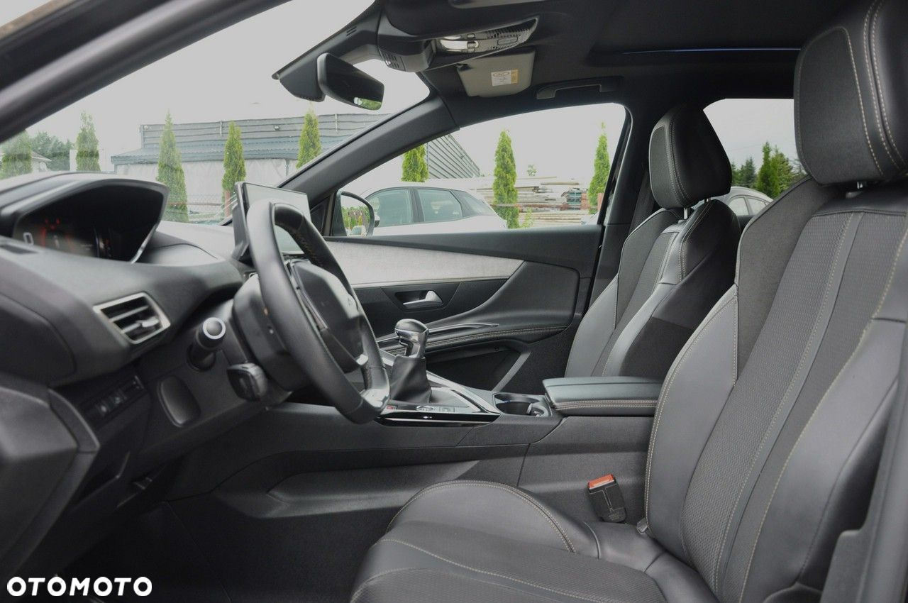 Peugeot 3008 1.2 PureTech GT S&S - 17