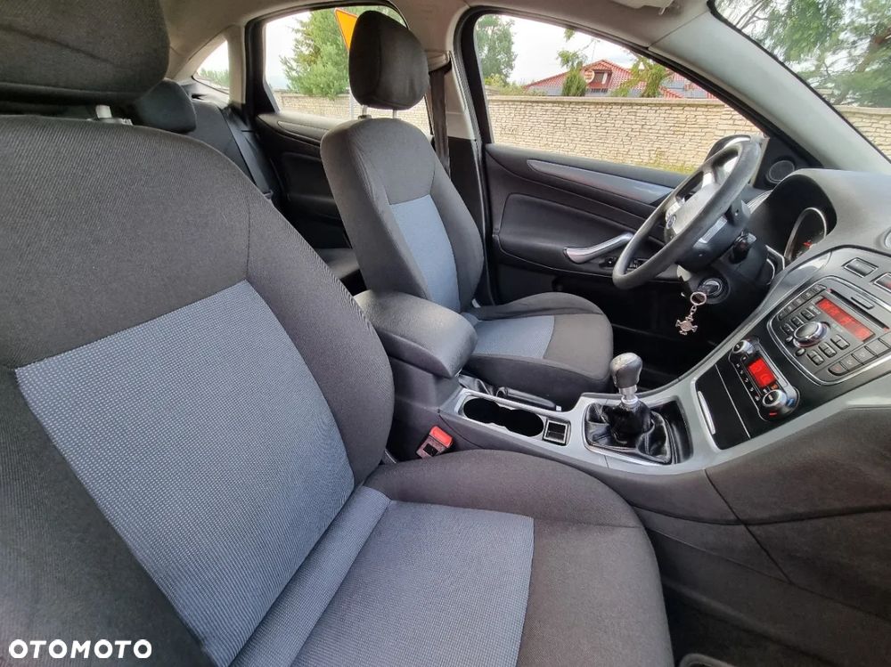 Ford Mondeo 1.6 TDCi Ambiente - 18