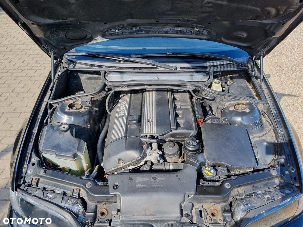 BMW Seria 3 330i - 20
