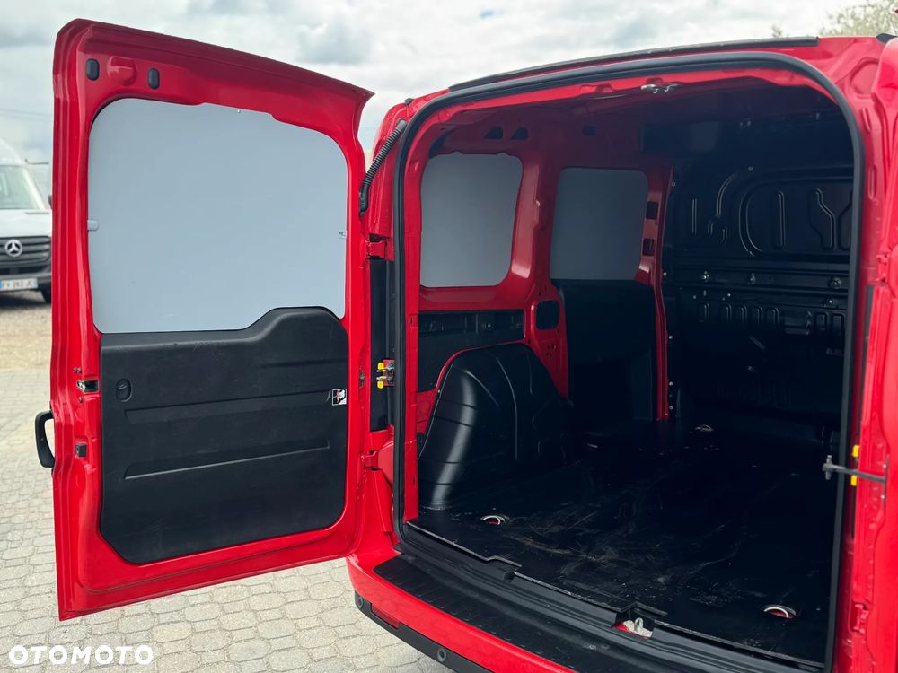 Fiat DOBLO  1,6 *  L1H1 #3 Osoby#  AUTO Z PEŁNĄ HISTORIĄ SERWISOWĄ * W 100% Nie Malowany Oryginalny Lakier * Tempomat * Faktura 23% # VAT-1 Auto Kupione w ASO Fiata * Gwarancja  * Bardzo oszczędny i dynamiczny silnik * Klimatyzacja* Tempomat * MP3 * Bluetooth * Czujniki Parkowania * - 9