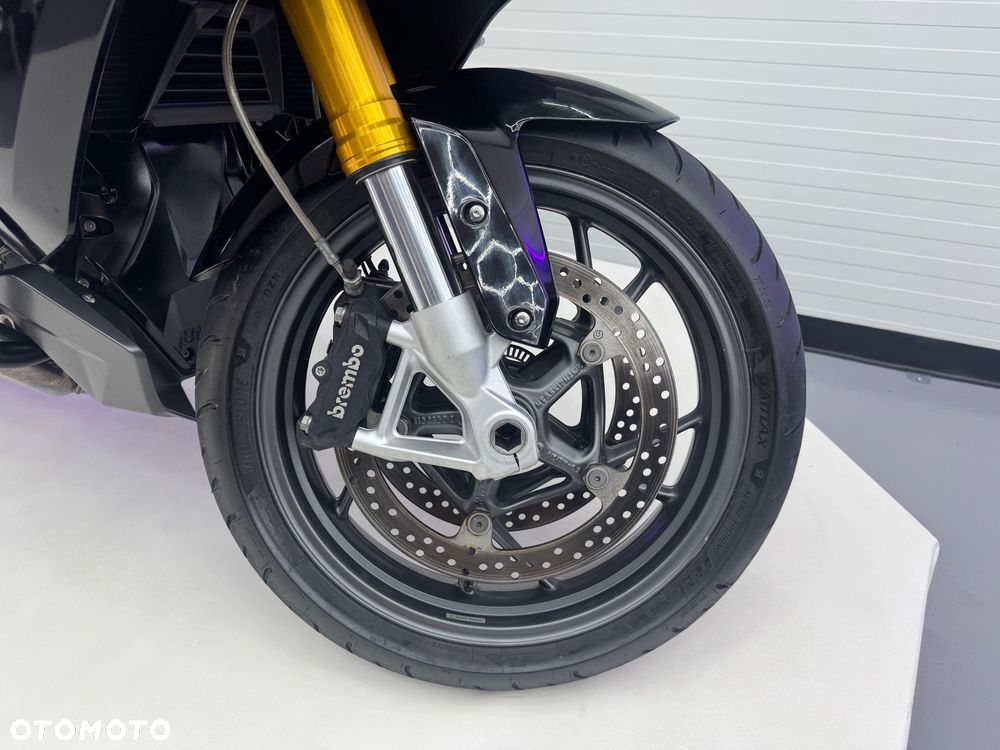 BMW RS - 17