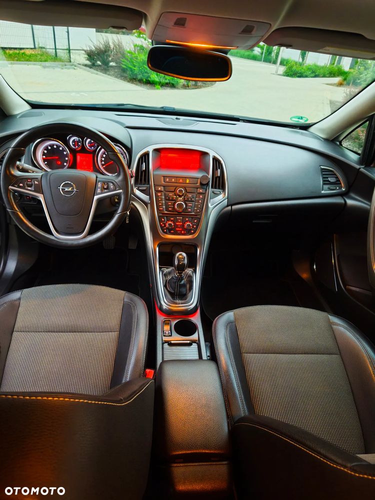 Opel Astra 1.4 Turbo Sport - 25
