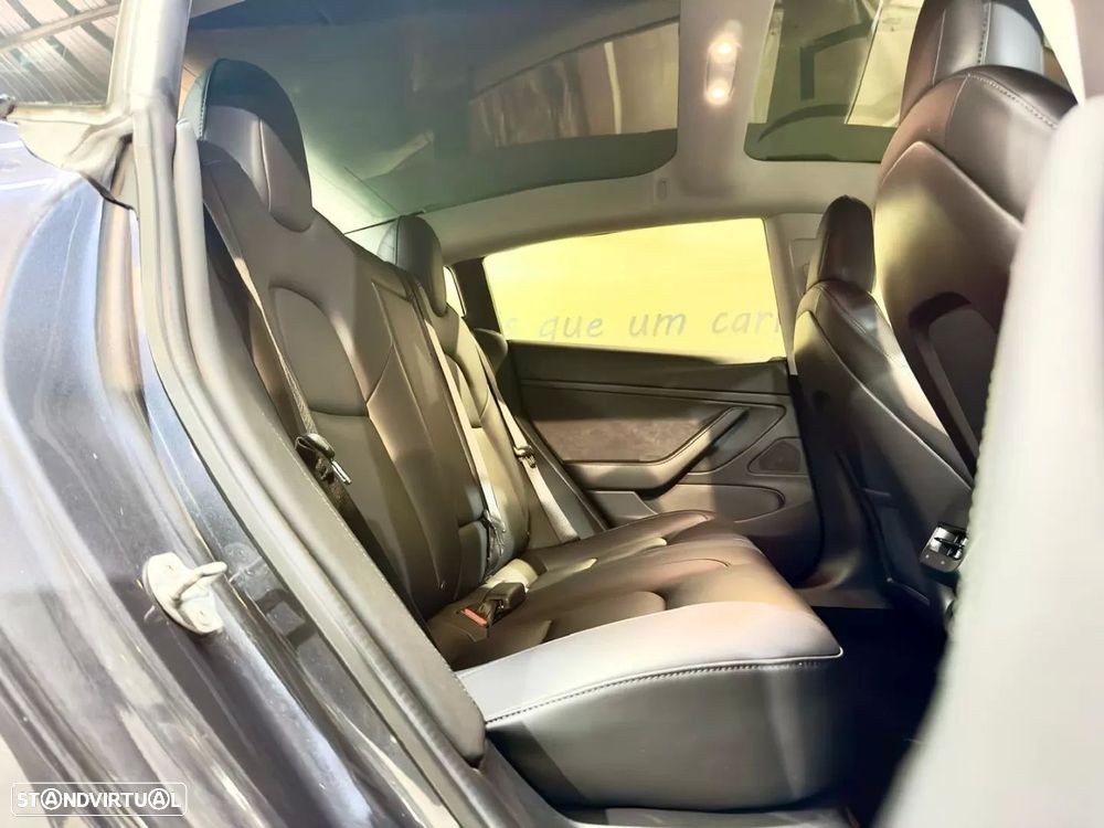 Tesla Model 3 Performance Dual Motor AWD - 24