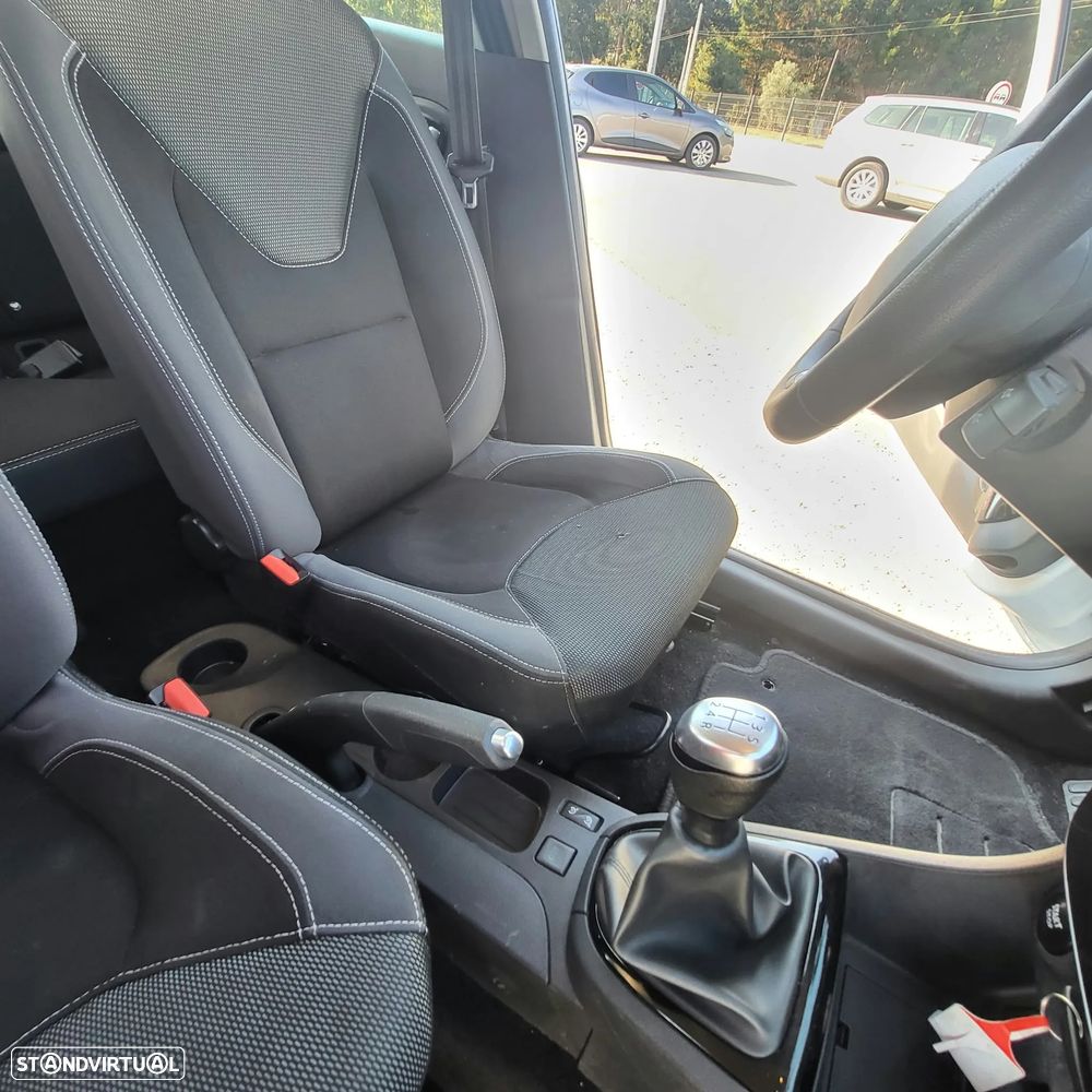 Renault Clio Sport Tourer (Energy) dCi 90 Bose Edition - 27