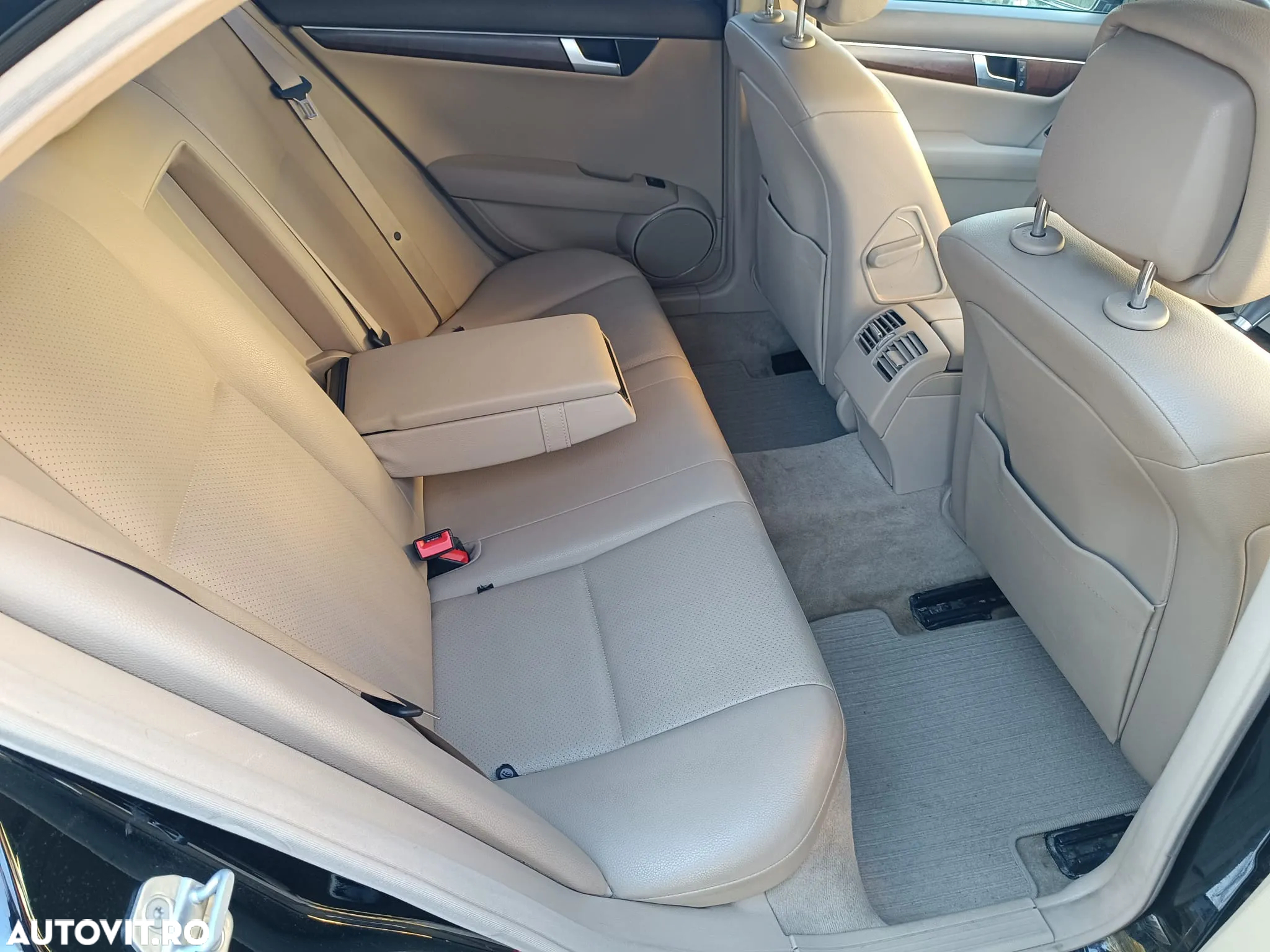 Mercedes-Benz C - 4