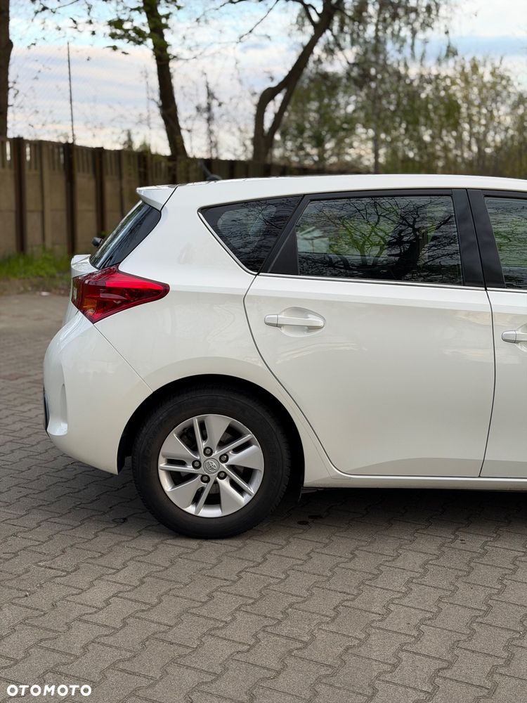 Toyota Auris - 12