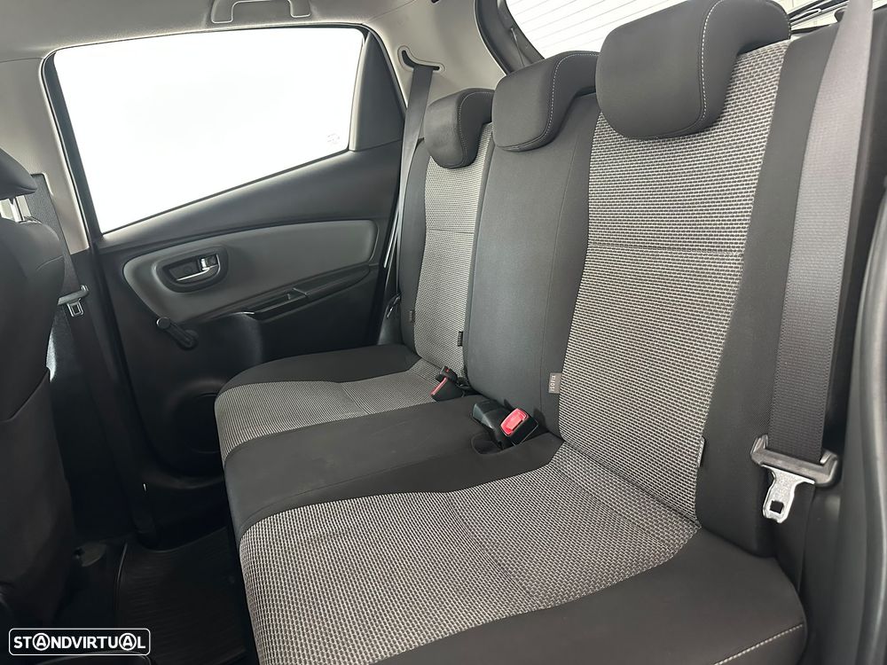 Toyota Yaris 1.5 HSD Active - 24