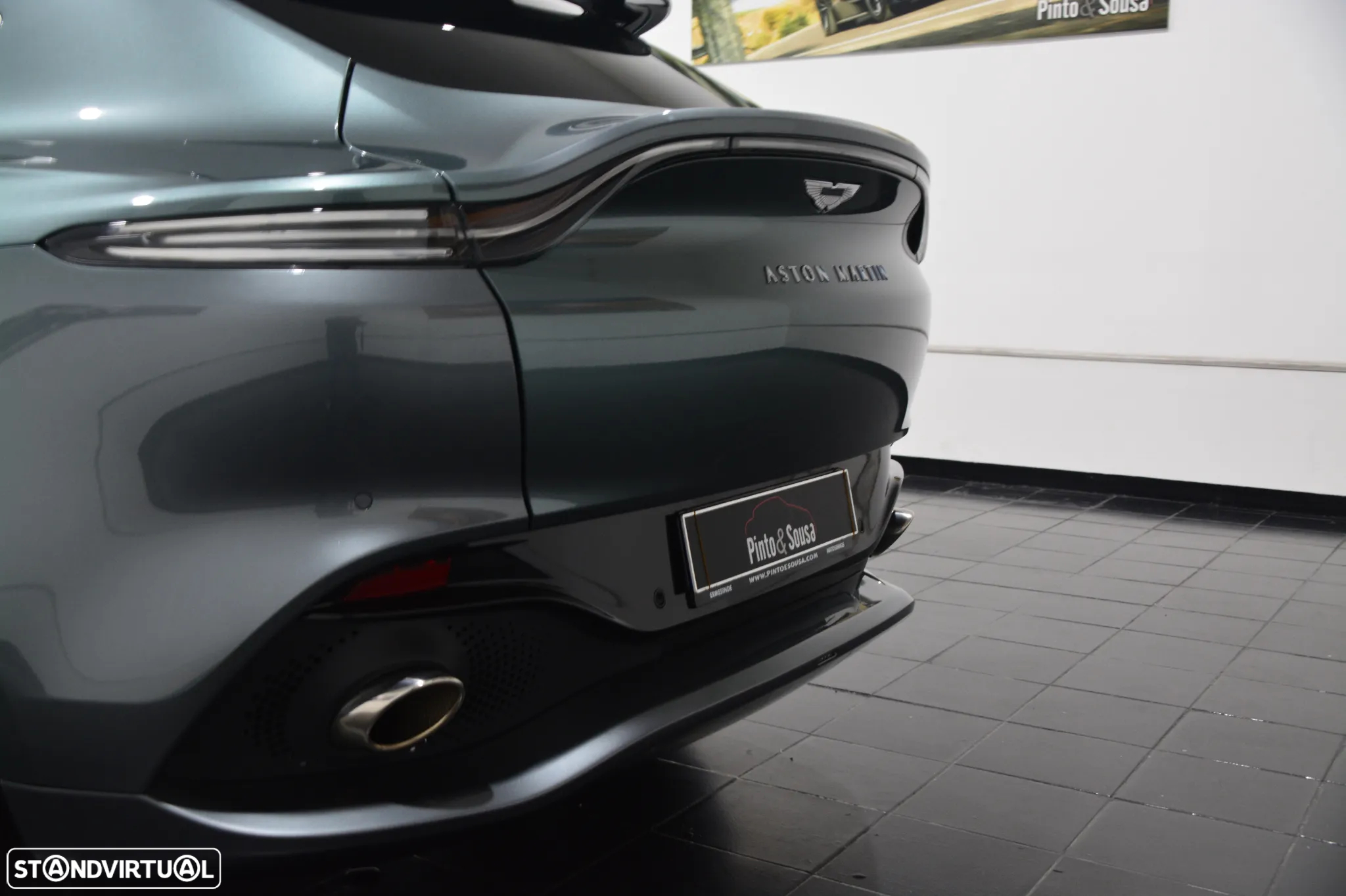 Aston Martin DBX Standard - 12