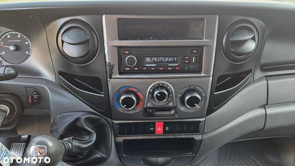 Iveco DAILY 40C15 35C L3H2 BLASZAK SREDNIAK HAK 3500 KG - 16