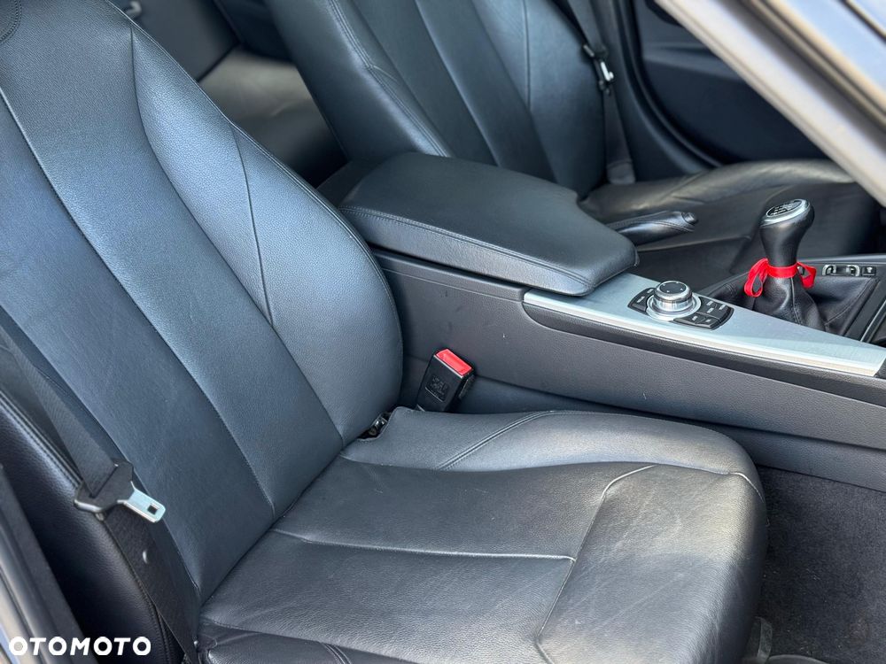 BMW Seria 3 320d - 24