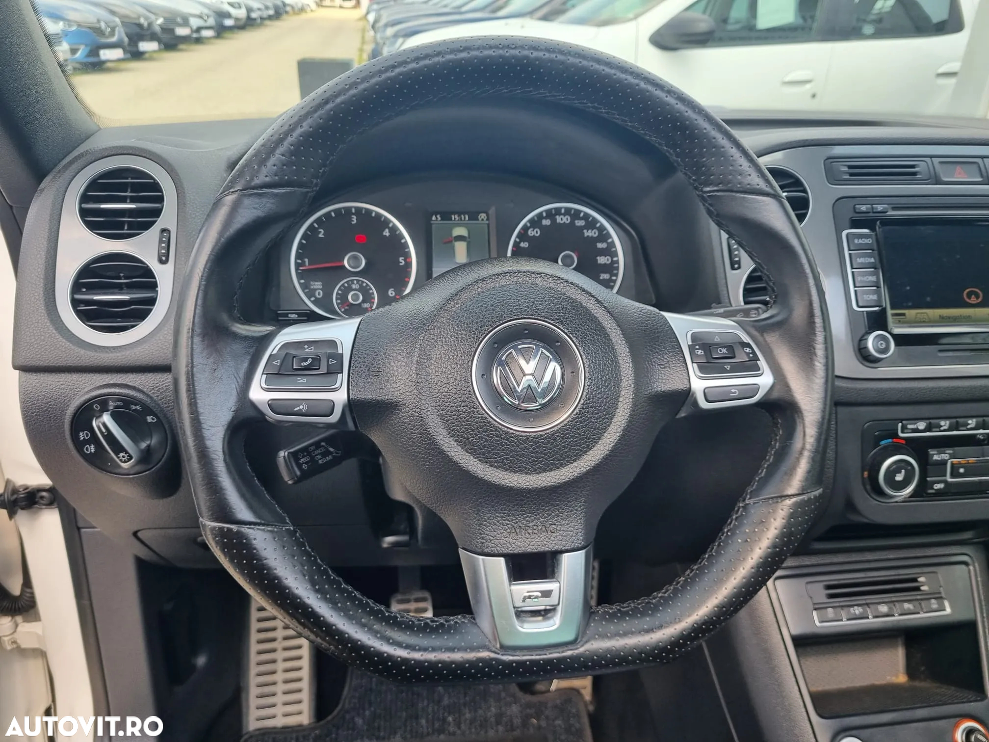 Volkswagen Tiguan 2.0 TDI DPF BlueMotion Technology Exclusive - 12
